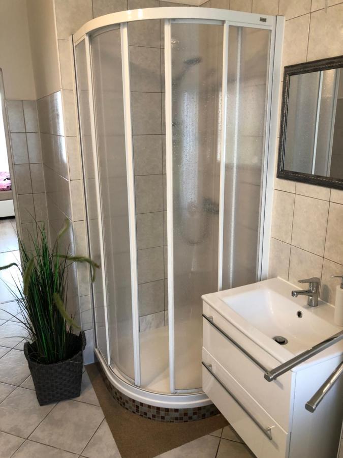 קרלובי וארי Apartmany Galeta מראה חיצוני תמונה