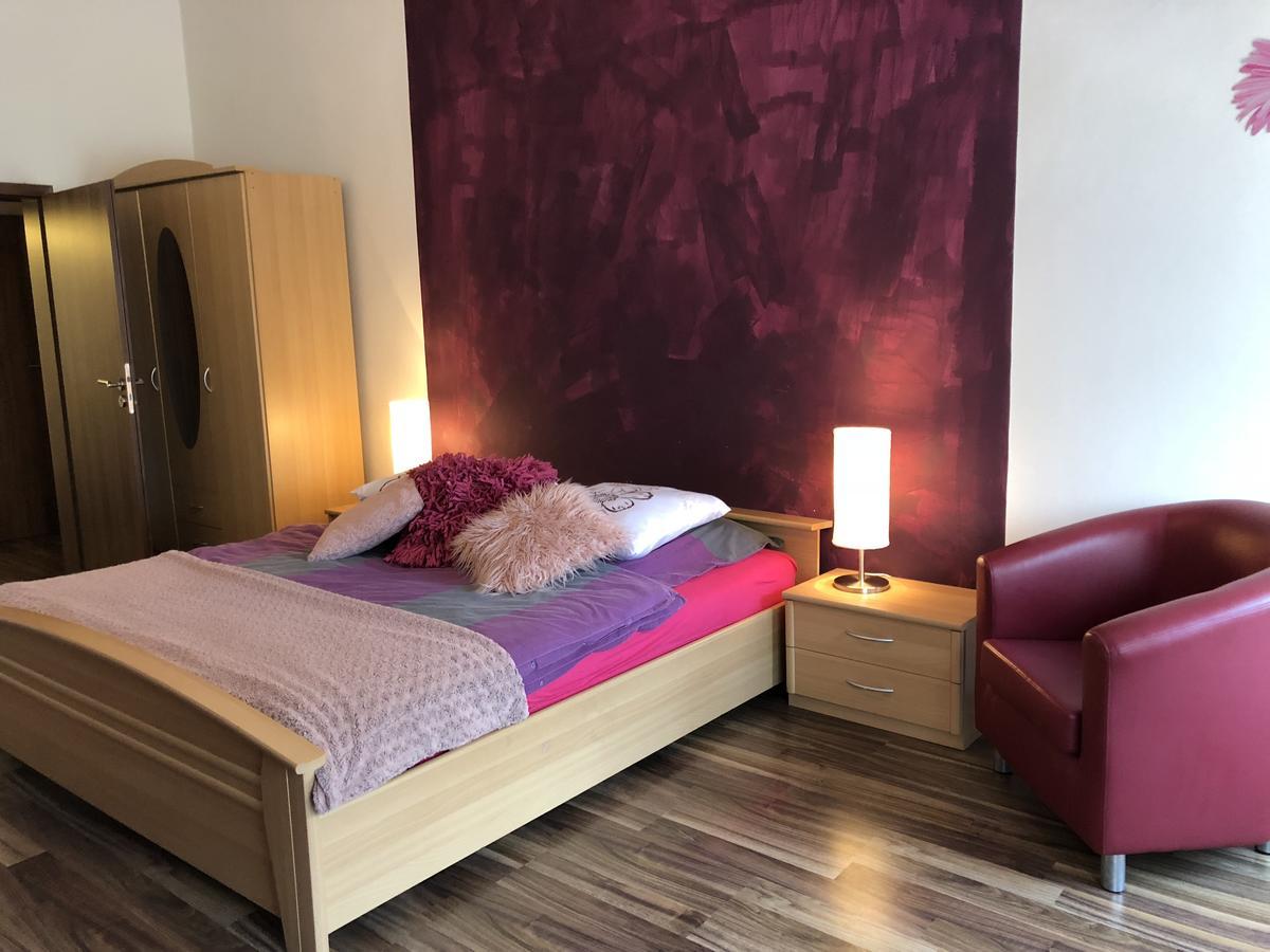 קרלובי וארי Apartmany Galeta מראה חיצוני תמונה
